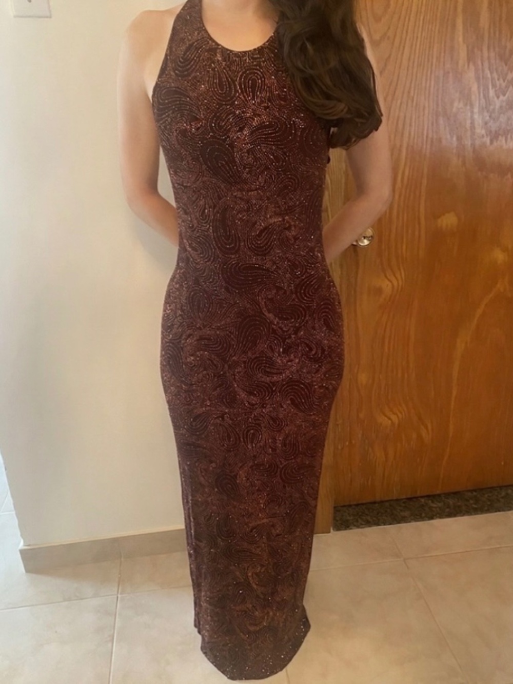 Open-Back Halter Evening Dress – Burgundy / Bronze Shimmer